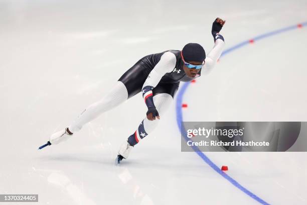 Erin Jackson of Team United States skates to victory to win the gold medal during the Women's 500m on day nine of the Beijing 2022 Winter Olympic...