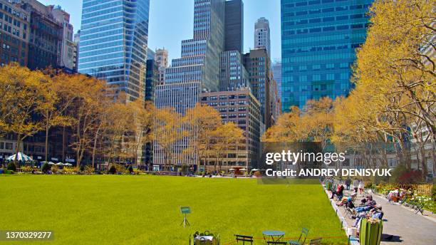 bryant park. manhattan - bryant park foto e immagini stock