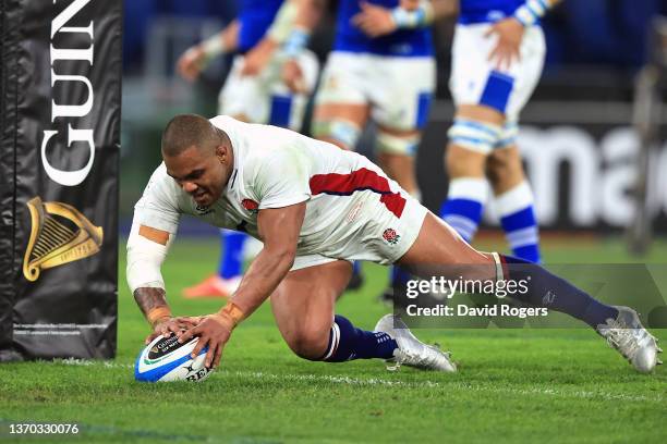 Kyle Sinckler of England touches down for the fifth try during the Guinness Six Nations match between Italy and England at Stadio Olimpico on...