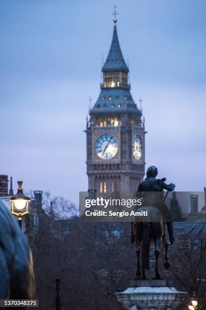 equestrian statue of charles i and big ben - charles i bildbanksfoton och bilder