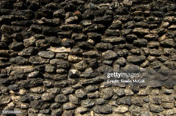 weathered ancient stone wall, kohunlich, quintana roo, mexico - maya artifacts stock pictures, royalty-free photos & images