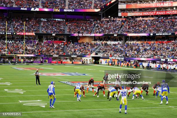 General view of the field as Joe Burrow of the Cincinnati Bengals prepares for the snap during the first half of Super Bowl LVI against the Los...