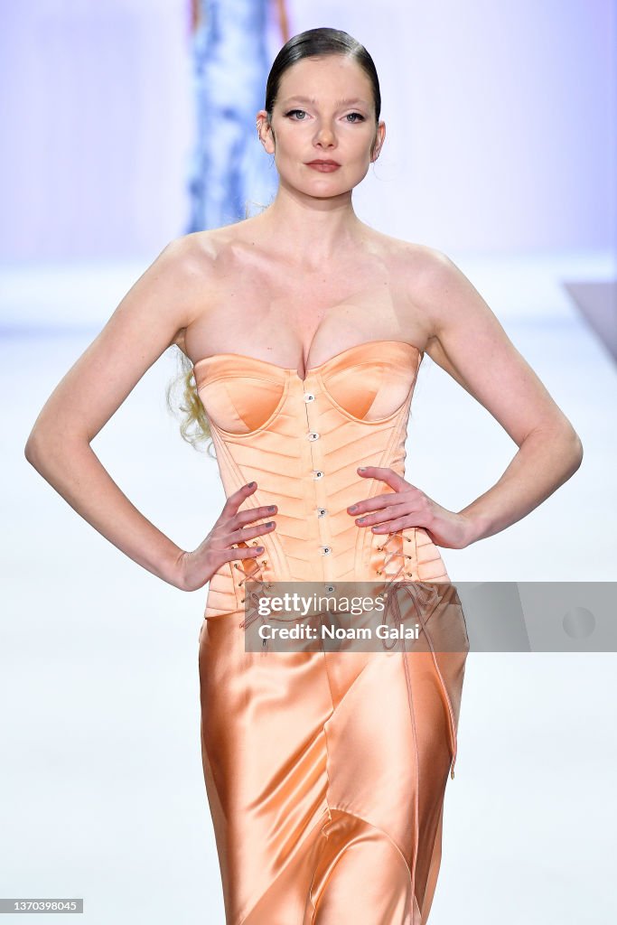 Sergio Hudson - Runway - February 2022 New York Fashion Week: The Shows