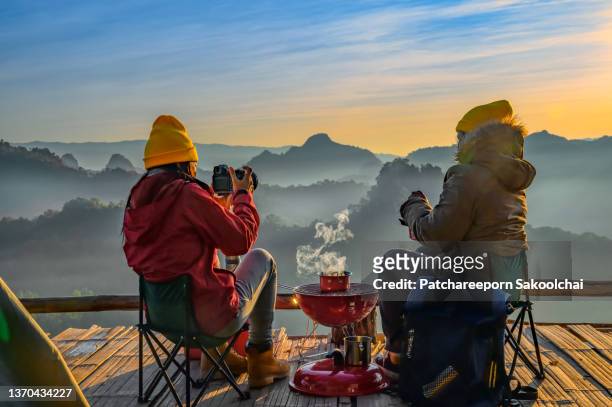 high land moment - winter breakfast stock pictures, royalty-free photos & images