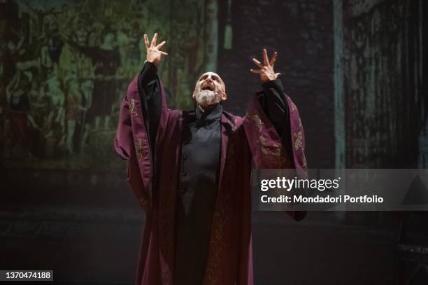 Man Opera Performance 960 Man Singing Opera Stock Photos, High-Res Pictures, and Images ...
