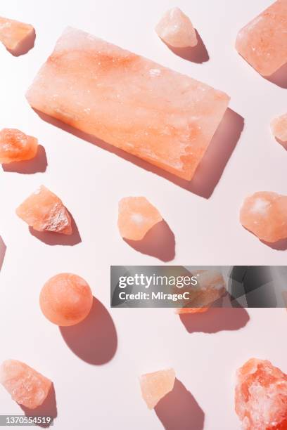 various of himalayan pink salt products - sale rosa foto e immagini stock