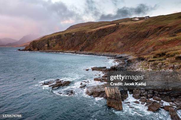 elgol beach, isle of skye, scotland - isle of skye foto e immagini stock