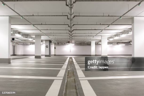 de estacionamento subterrâneo - silo automóvel imagens e fotografias de stock
