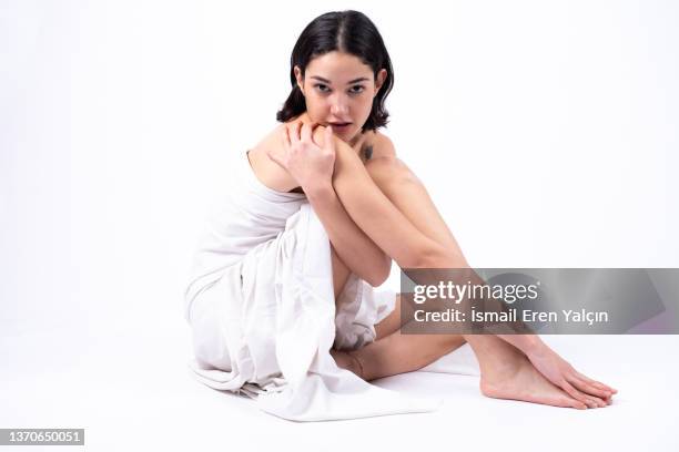 woman photographed in studio - reflector stock pictures, royalty-free photos & images