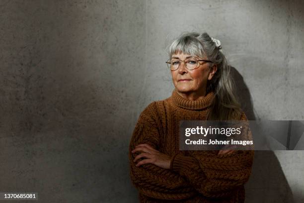 portrait of senior woman - 60 69 years stock pictures, royalty-free photos & images
