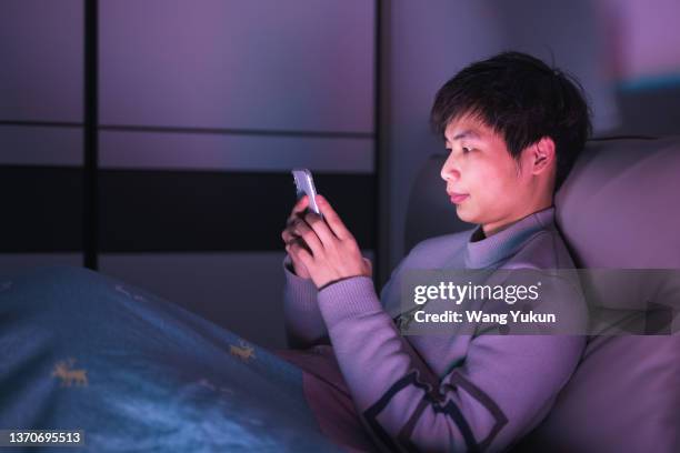 Man Using Cell Phone Light Face Mobile Phone Light On Face Photos and Premium High Res Pictures - Getty ...