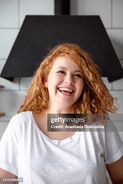 portrait of a beautiful woman with smile - beautiful fat ladies stockfoto's en -beelden