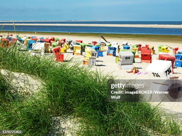 beach chairs, dune protection and beach, langeoog, east frisia, lower saxony, germany - langeoog stock pictures, royalty-free photos & images