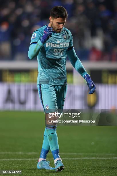 Marco Sportiello of Atalanta celebrates after team mate Ruslan Malinovskyi scored to give the side a 1-0 lead during the Serie A match between...