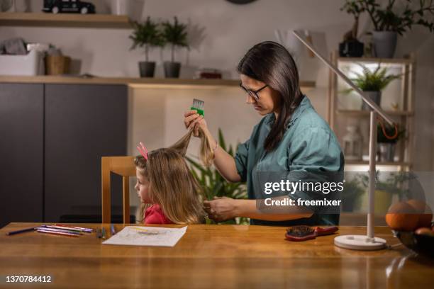 Lice Photo Photos and Premium High Res Pictures - Getty Images
