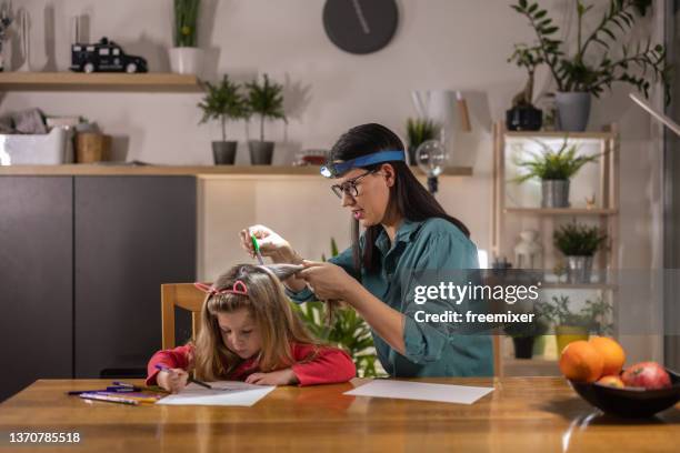 Lice Photo Photos and Premium High Res Pictures - Getty Images