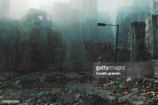 apokalyptisches stadtkriegsgebiet - konflikt stock-fotos und bilder