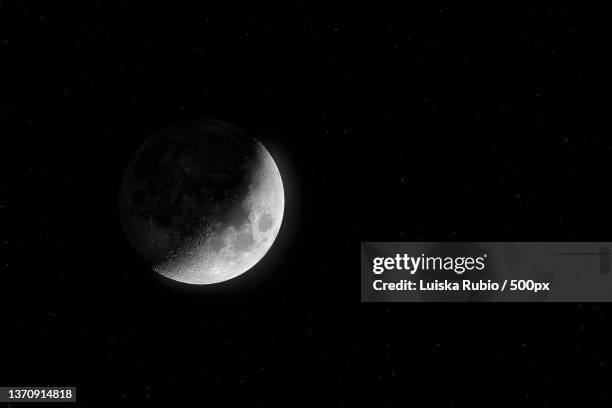 Low Moon 3,039 Low Moon Stock Photos, High-Res Pictures, and Images - Getty Images
