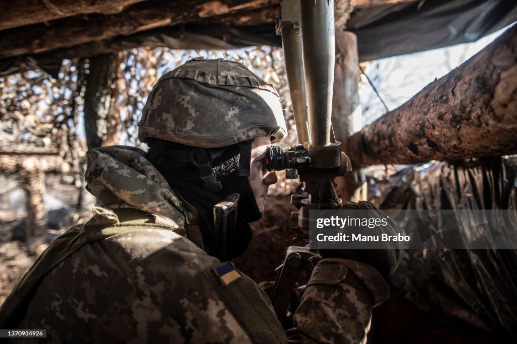 Soldiers Along The Ukrainian Contact Line Of Debaltseve