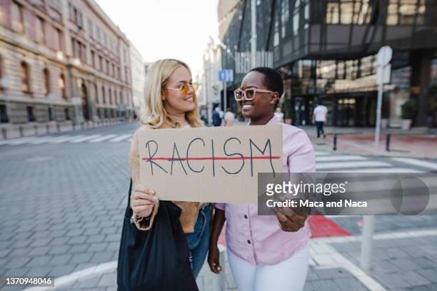 united gegen rassismus - anti racism stock-fotos und bilder