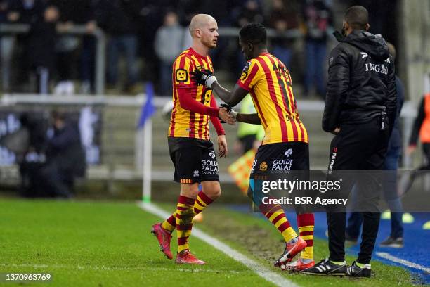 Substitute Geoffry Hairemans of KV Mechelen out and Samuel Oum Gouet of KV Mechelen in the field during the Jupiler Pro League match between KRC Genk...