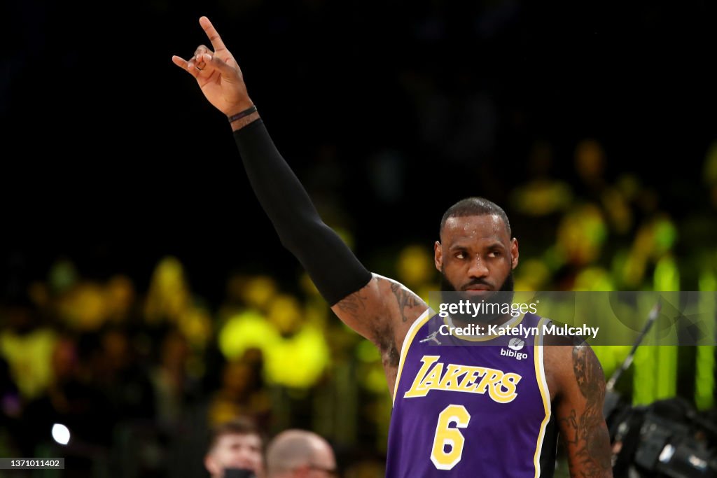 Utah Jazz v Los Angeles Lakers