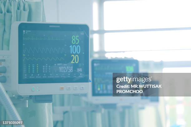 Life Monitor Machine Life Support Machine Display Photos and Premium High Res Pictures ...