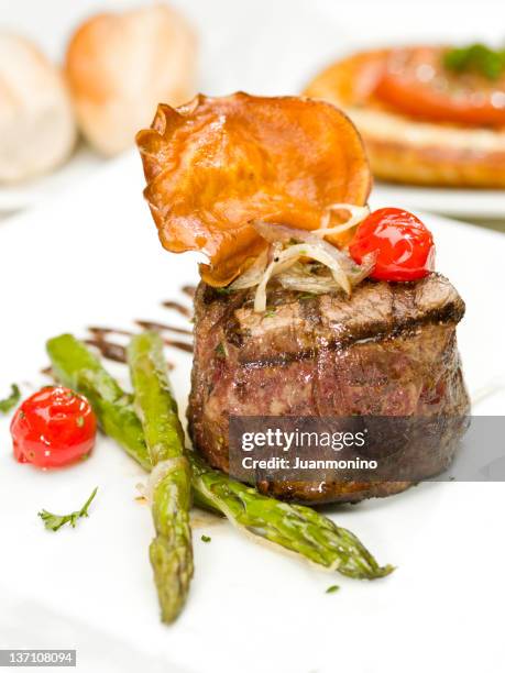 char grilled fillet mignon with asparagus and cherry tomatoes - mignon stock pictures, royalty-free photos & images