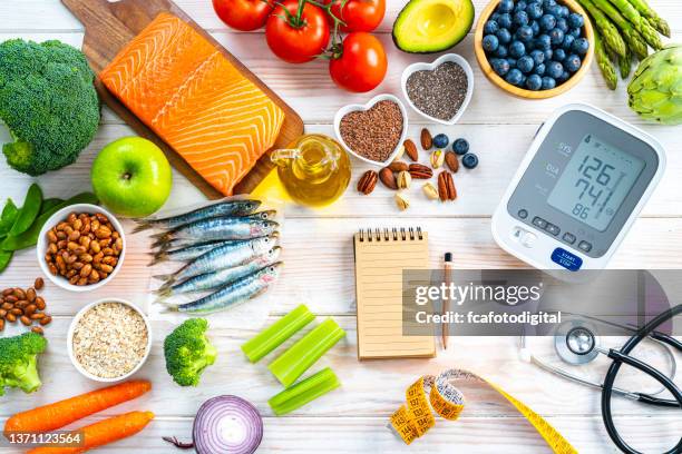 healthy food rich in omega-3 and blood pressure control - hypertensive stockfoto's en -beelden