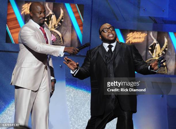 Akintunde and Marvin Sapp during the 27th Annual Stellar Awards at the Grand Ole Opry House on January 14, 2012 in Nashville, Tennessee.