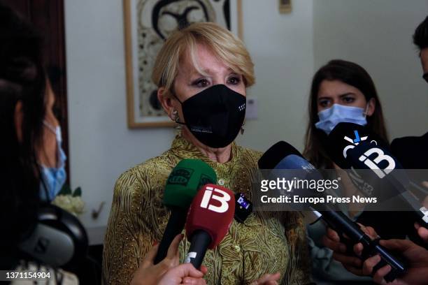 The former president of the Community of Madrid, Esperanza Aguirre, offers statements to the media during the presentation of her book 'Sin...