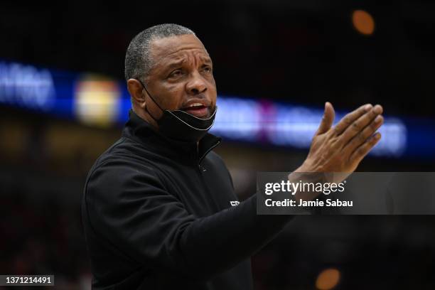 Head Coach Alvin Gentry of the Sacramento Kings instructs his team against the Chicago Bulls on February 16, 2022 at the United Center in Chicago,...
