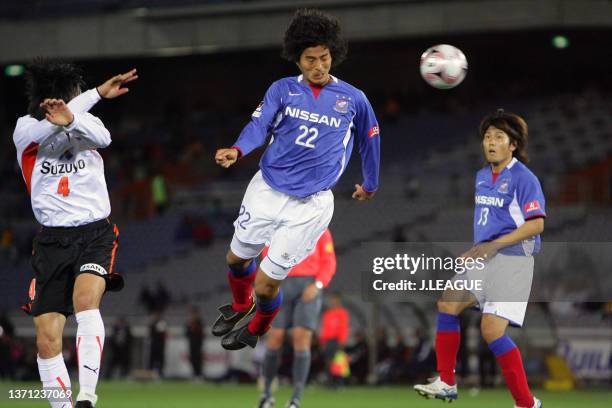 Yuji Nakazawa of Yokohama F.Marinos heads to score his side's first goal during the J.League J1 match between Yokohama F.Marinos and Shimizu S-Pulse...