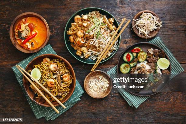 authentic classic thai dishes - serving dish imagens e fotografias de stock