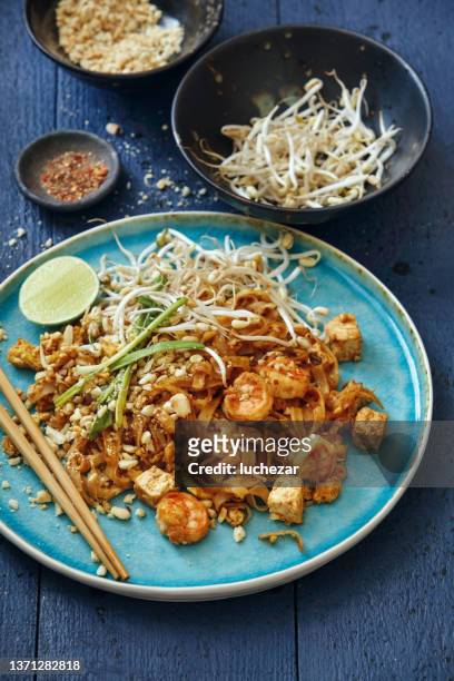 authentic classic thai dishes - bean sprouts stock pictures, royalty-free photos & images