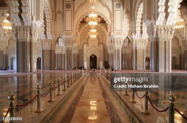 hassan ii mosque, interior - casablanca, morocco - mosque hassan ii fotografías e imágenes de stock