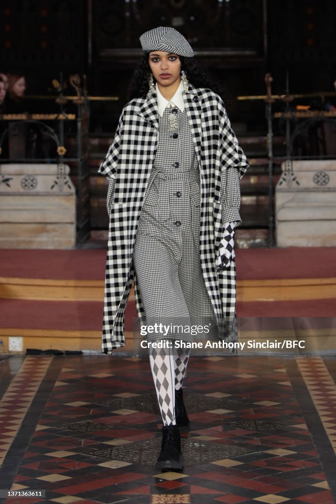 Bora Aksu - Runway - LFW February 2022