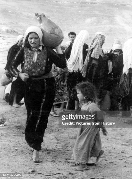 Palestinian women and children driven from their homes by Israeli forces, 1948. Photo mr hanini .