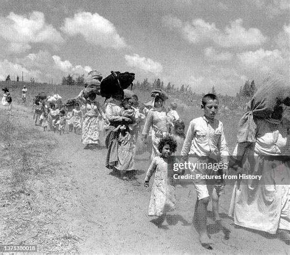 Israel/Palestine: Palestinian women and children driven from their homes by Israeli forces, 1948 Israel/Palestine: Palestinian women and children driven from their homes by Israeli forces, 1948