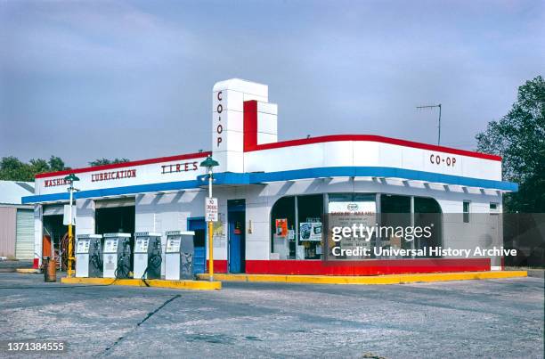 Co-Op gas station, Cimarron, Kansas, USA, John Margolies Roadside America Photograph Archive, 1979.