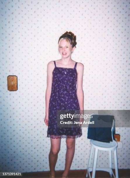 90s style, 1990s fashion, vintage school dance teen - prom photo imagens e fotografias de stock