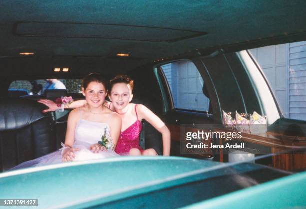 vintage 2000s best friends inside prom limo high school teens y2k style fashion - 90s teens stock pictures, royalty-free photos & images