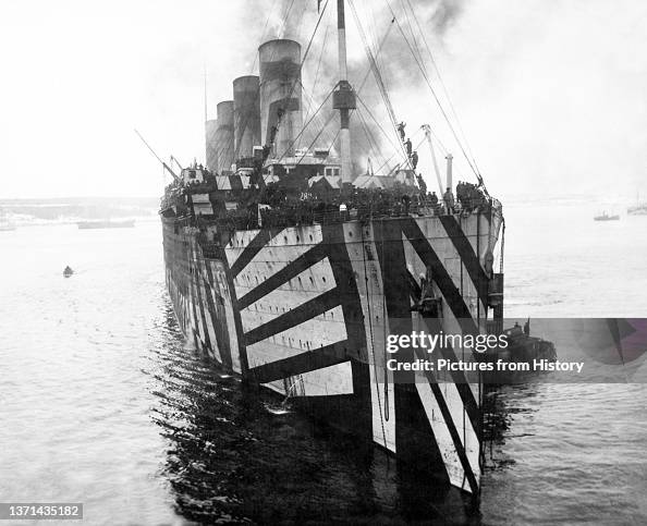 UK: HMT Olympic in dazzle camouflage after service as a troopship during World War I, 1919 UK: HMT Olympic in dazzle camouflage after service as a troopship during World War I, 1919