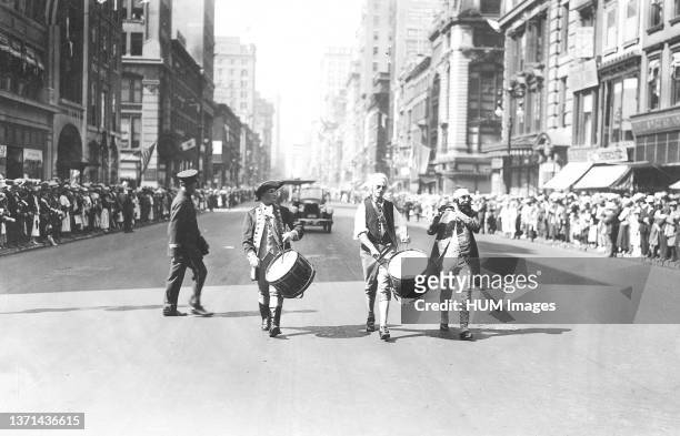 Independence Day, 1918 - Indpendence Day Parade, Fifth Avenue, New York City, July 4, 1918. The 'Spirit of '76'.