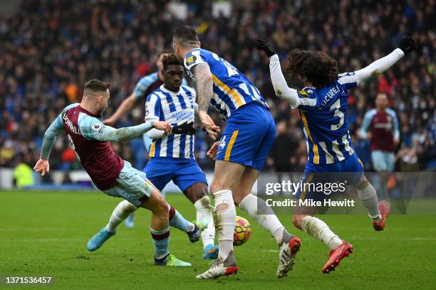 Josh Brownhill of Burnley scores their side's second goal during the Premier League match between Brighton & Hove Albion and Burnley at American...