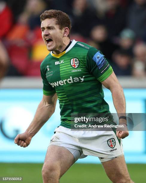 Paddy Jackson of London Irish celebrates kicking the winning penalty during the Gallagher Premiership Rugby match between London Irish and Saracens...