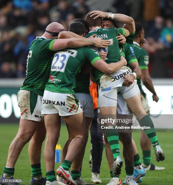 London Irish players celebrate at the final whistle after Paddy Jackson of London Irish kicked a last minute penalty during the Gallagher Premiership...