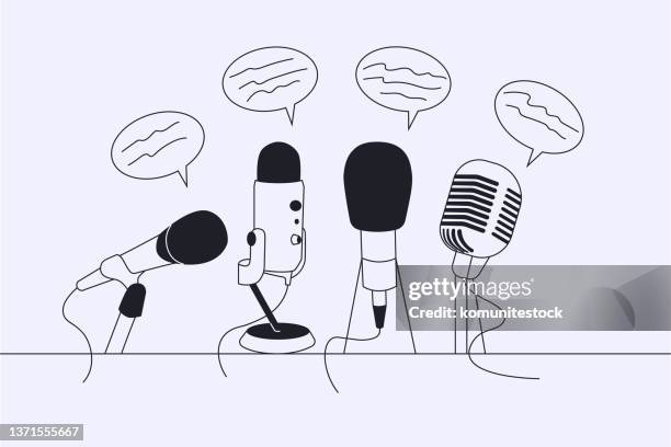 ilustraciones, imágenes clip art, dibujos animados e iconos de stock de concepto de podcast, ilustración vectorial de estilo de dibujos animados - microphone