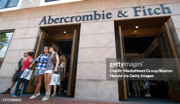Th fetch Businessman 1,894 Via Abercrombie Photos and Premium High Res Pictures - Getty Images
