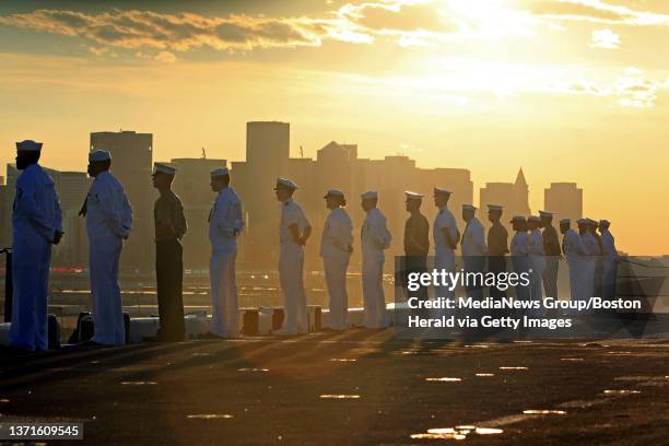 Mannig The Rails Manning The Rails Photos and Premium High Res Pictures - Getty Images